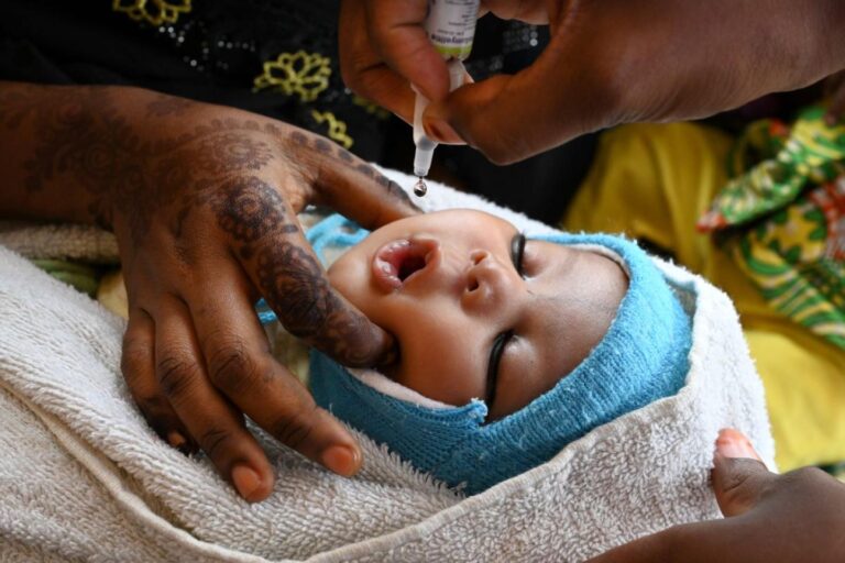 unicef-polio-vaccination-cameroon-UN0668381.jpg